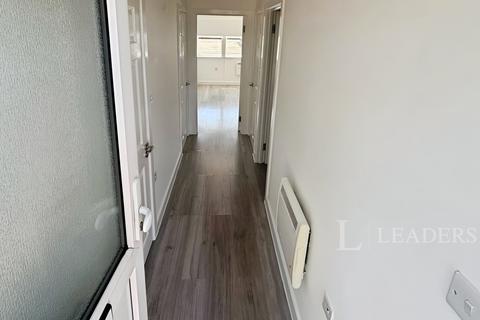 1 bedroom flat to rent, Hampton Court, B64