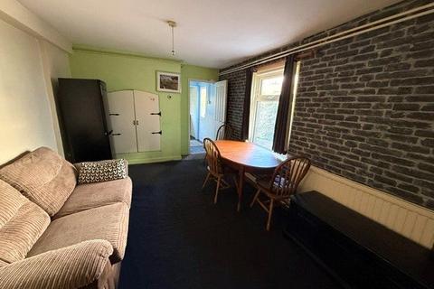 5 bedroom end of terrace house for sale, Gordon Road, Roath, Cardiff, CF24