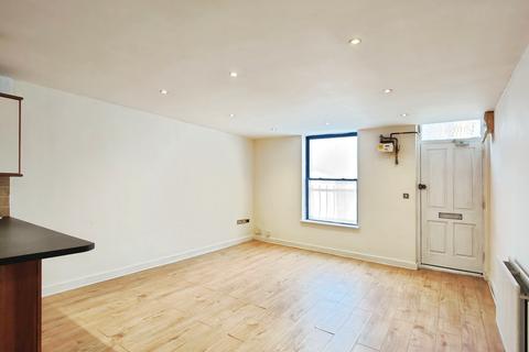 2 bedroom flat to rent, St. Michaels Road, Mounts, NN1 3JU