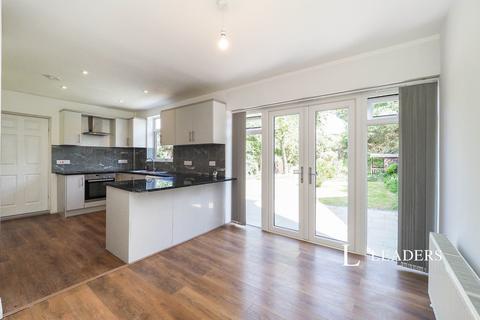 3 bedroom detached house to rent, Cambridge Gardens, NG5