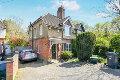 3 bedroom semi-detached house to rent, Railway Cottages