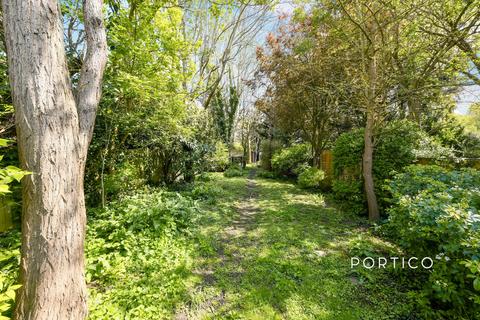 3 bedroom semi-detached house to rent, Railway Cottages
