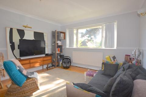2 bedroom apartment to rent, Wellington Road, Hatch End