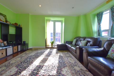 3 bedroom apartment for sale, Elmgrove Road, Harrow.