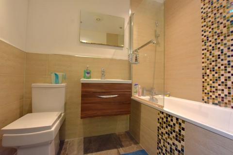 3 bedroom apartment for sale, Elmgrove Road, Harrow.