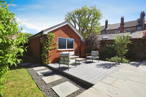 Flat 2, 1 Bryanstone Road, Bournemouth, BH3 7JE