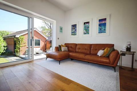 Flat 2, 1 Bryanstone Road, Bournemouth, BH3 7JE