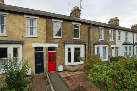 3 bedroom terraced house to rent, Victoria Road, CB4