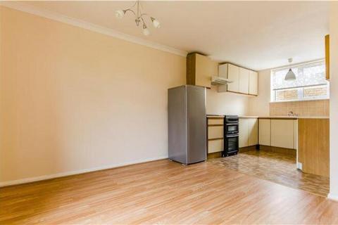 3 bedroom terraced house to rent, Crowland Way, CB4