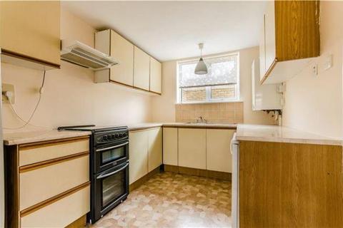 3 bedroom terraced house to rent, Crowland Way, CB4