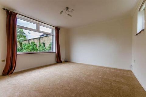 3 bedroom terraced house to rent, Crowland Way, CB4