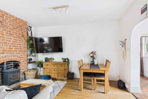 4 bedroom semi-detached house for sale, Stroud Road, Gloucester
