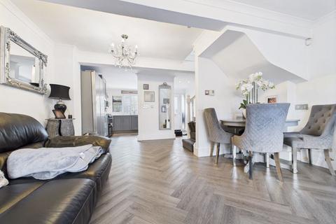 4 bedroom end of terrace house for sale, Wynan Road, Canary Wharf