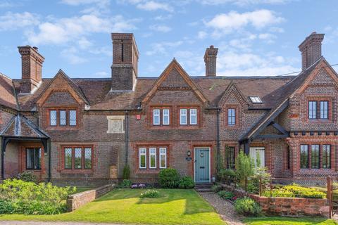 3 bedroom cottage for sale, Common Road, Studham, Bedfordshire