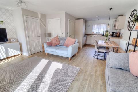 1 Hawthorn Close, Chinnor, OX39 4GD