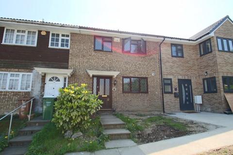 3 bedroom terraced house to rent, Myrtle Close, Erith DA8