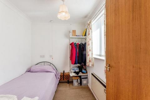 2 bedroom retirement property for sale, off Bushland Road, Northampton NN3