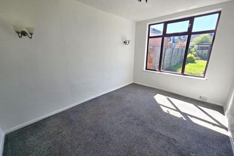 3 bedroom semi-detached house to rent, Glenmead Road, Birmingham B44