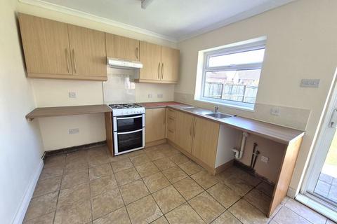 3 bedroom semi-detached house to rent, Lambeth Road, Birmingham B44