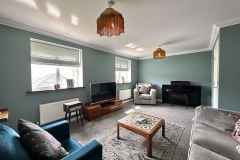 3 bedroom semi-detached house for sale, Hawthorn Way, Pontefract WF8