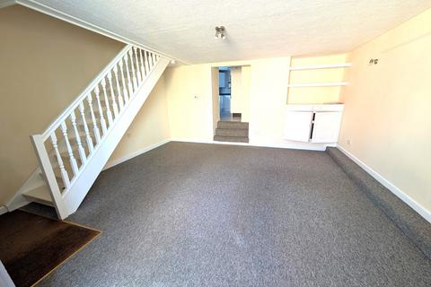 3 bedroom townhouse to rent, 23a Goat Street, Haverfordwest. SA61 1PX