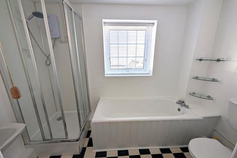 3 bedroom townhouse to rent, 23a Goat Street, Haverfordwest. SA61 1PX