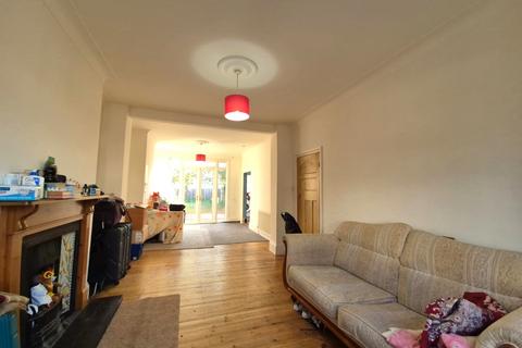 4 bedroom terraced house to rent, Dalmeny Avenue, London