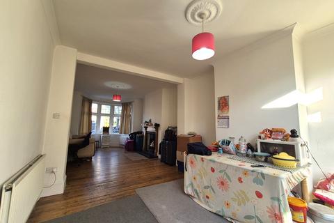 4 bedroom terraced house to rent, Dalmeny Avenue, London