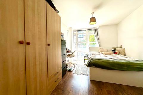 2 bedroom apartment to rent, Eleanor Close, London SE16