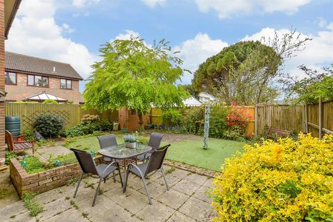 4 bedroom detached house for sale, St. Andrew's Road, Littlestone, New Romney, Kent