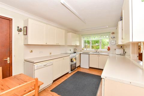 4 bedroom detached house for sale, St. Andrew's Road, Littlestone, New Romney, Kent