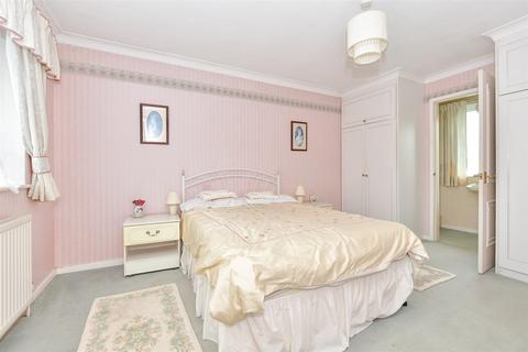 4 bedroom detached house for sale, St. Andrew's Road, Littlestone, New Romney, Kent