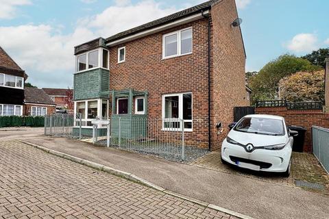 3 bedroom detached house for sale - Swift Court, West Hunsbury, Northampton NN4