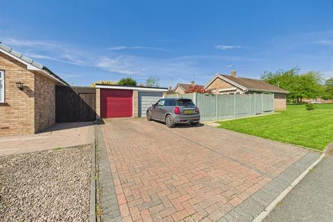 2 bedroom bungalow for sale, Beaver Close, Worcester, Worcestershire, WR2