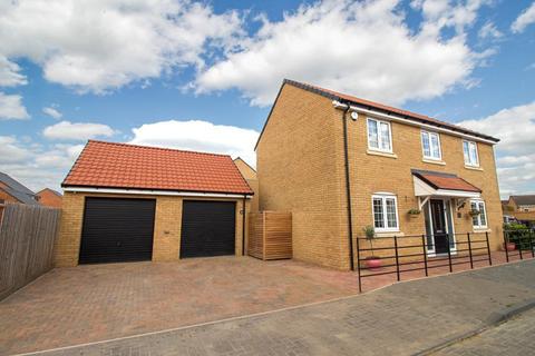 4 bedroom detached house for sale, Mossop Close, Deeping St James, PE6 8WB
