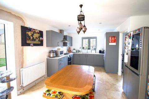 4 bedroom detached house for sale, Mossop Close, Deeping St James, PE6 8WB