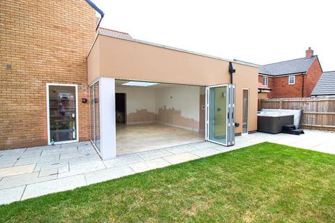 4 bedroom detached house for sale, Mossop Close, Deeping St James, PE6 8WB