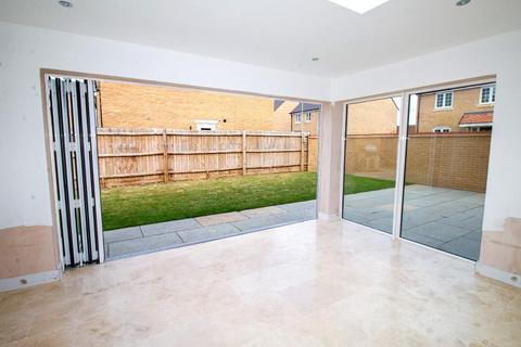 4 bedroom detached house for sale, Mossop Close, Deeping St James, PE6 8WB
