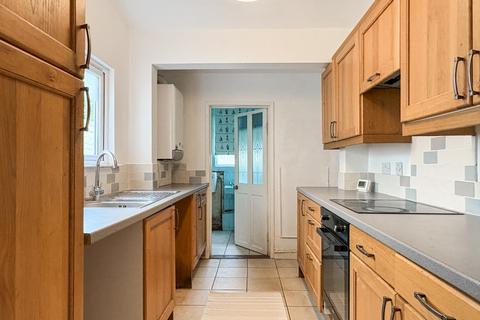 2 bedroom terraced house for sale, Auckland Road, Reading, Berkshire, RG6 1NY