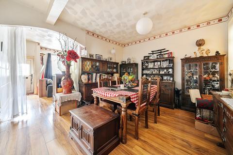 4 bedroom terraced house for sale, Queens Road, Hampshire PO2