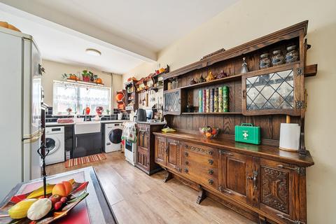 4 bedroom terraced house for sale, Queens Road, Hampshire PO2