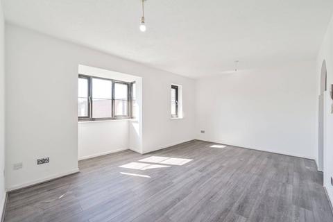 2 bedroom flat for sale, Woodvale Way, Cricklewood, London, NW11