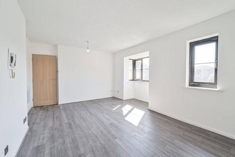 2 bedroom flat for sale, Woodvale Way, Cricklewood, London, NW11