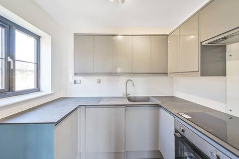 2 bedroom flat for sale, Woodvale Way, Cricklewood, London, NW11