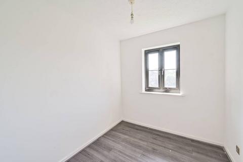 2 bedroom flat for sale, Woodvale Way, Cricklewood, London, NW11