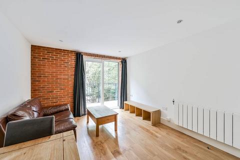 1 bedroom flat to rent, Warehouse Court, Woolwich, London, SE18