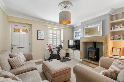 2 bedroom terraced house for sale, West Terrace, Burley in Wharfedale, Ilkley, West Yorkshire, LS29
