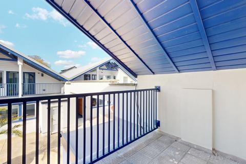 Studio to rent, Cheshire Street