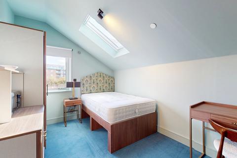 Studio to rent, Cheshire Street