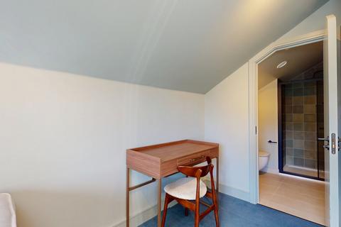 Studio to rent, Cheshire Street